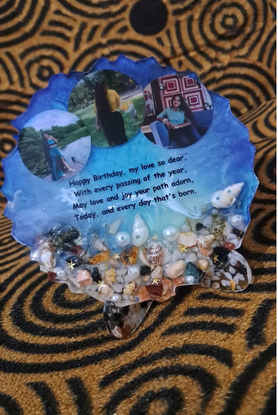 A sea-theme resin photo frame with shells, pearls and a birthday message, made by Resin Gallery by Suu