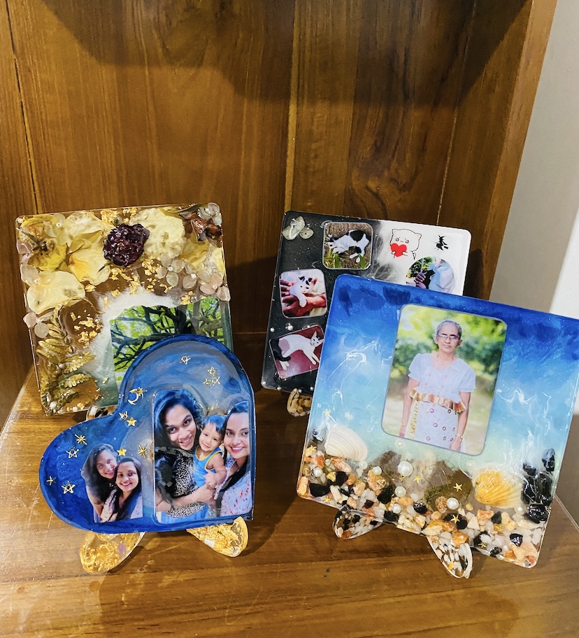 Photo memory stand — handcrafted resin art by Resin Gallery by Suu